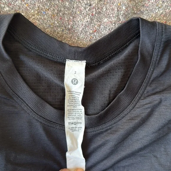 Lululemon Swiftly Relaxed Long Sleeve Top in Black (Size 2) - Picture 3 of 7